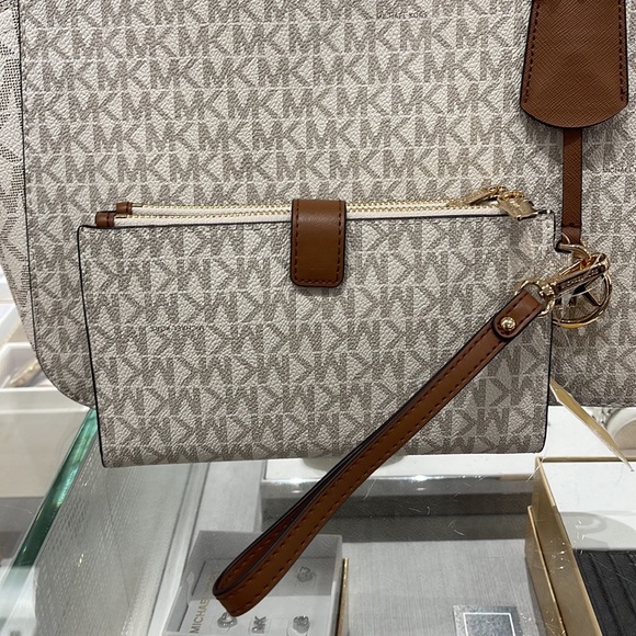 Michael Kors Jet Set Travel Large Double-Zip Wristlet-Wallet-PhoneHolder Vanilla - Picture 9 of 16